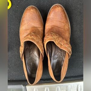 Born shoes    Bootie style    Leather